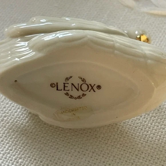 Lenox Cream and Gold Swan Ceramic Figurine - Picture 7 of 7